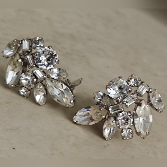 Stunning Clear Crystals Earrings Unsigned Sherman - Picture 9 of 15